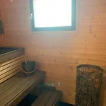 Ympaerivuotinen Jaervenrantahuvila Pihtiputaalla
