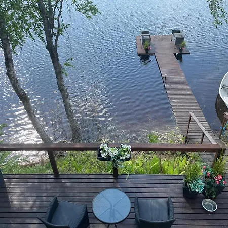 Villa Ympaerivuotinen Jaervenrantahuvila Pihtiputaalla