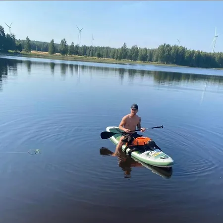 Ympaerivuotinen Jaervenrantahuvila Pihtiputaalla * Pihtipudas