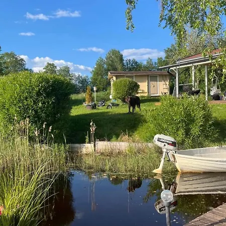 Ympaerivuotinen Jaervenrantahuvila Pihtiputaalla