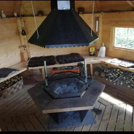 Villa Ympaerivuotinen Jaervenrantahuvila Pihtiputaalla *
